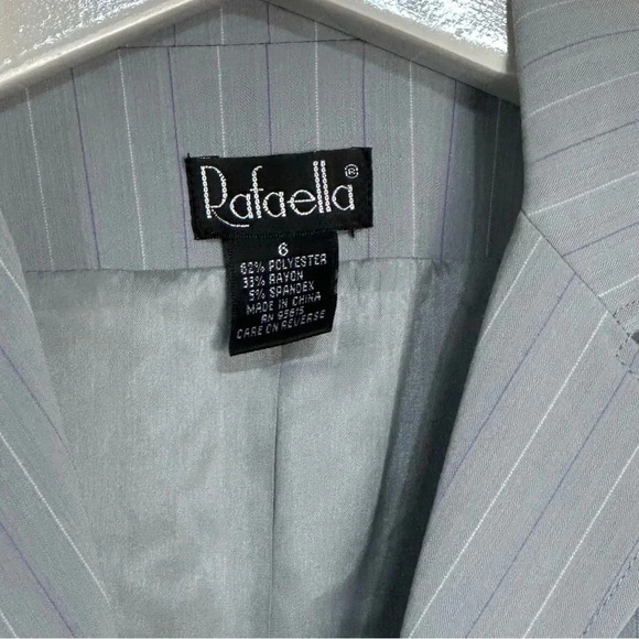 Rafaella 6 gray pinstriped (white + lavender) skirt & blazer suit - Picture 9 of 9
